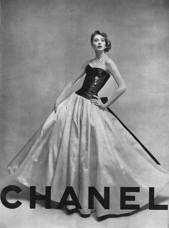 Timeless Fashion Icons That Define Elegance Now